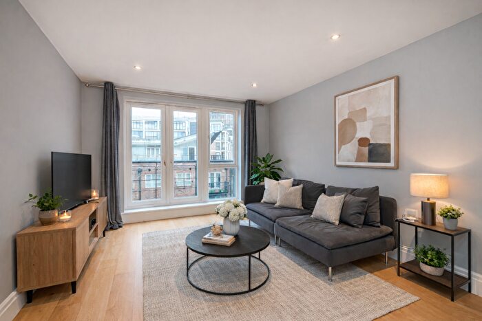 2 Bedroom Apartment For Sale In Garland House, Seven Kings Way, Kingston Upon Thames, Uk, KT2