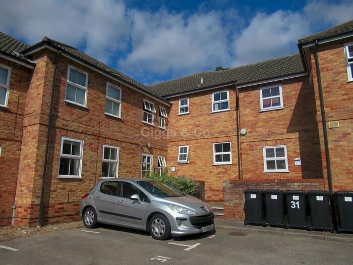 1 Bedroom Flat To Rent In Linclare Place, St Neots, PE19