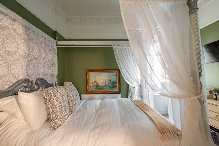 1 Bedroom Flat For Sale In Marine Parade, Brighton, BN2