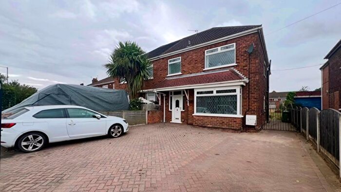 5 Bedroom Semi-detached House For Sale In Bottesford Lane, Bottesford, DN16