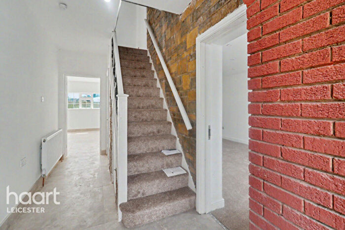 7 Bedroom Detached House For Sale In Swithland Avenue, Leicester, LE4