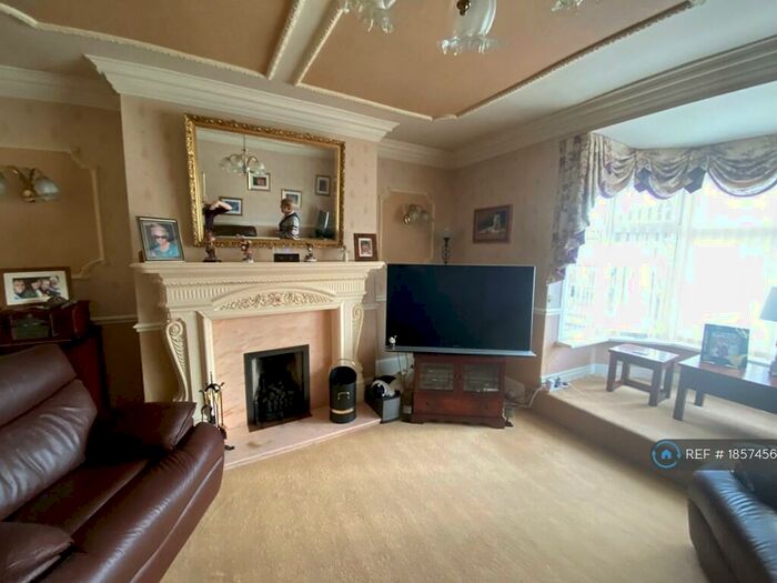 2 Bedroom Flat To Rent In Grimsby Road, Cleethorpes, DN35