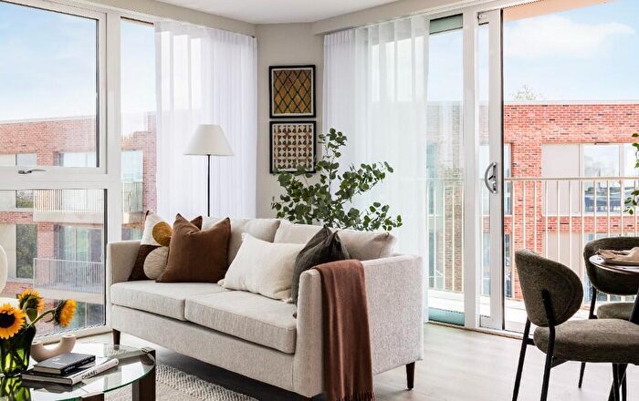 2 Bedroom Apartment For Sale In Grinstead Road, Deptford, SE8