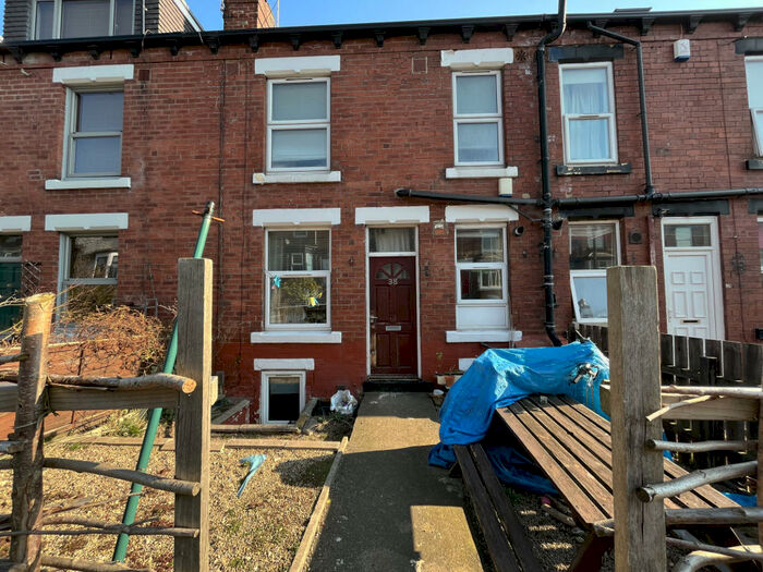 3 Bedroom Terraced House To Rent In Highbury Terrace, Leeds, LS6