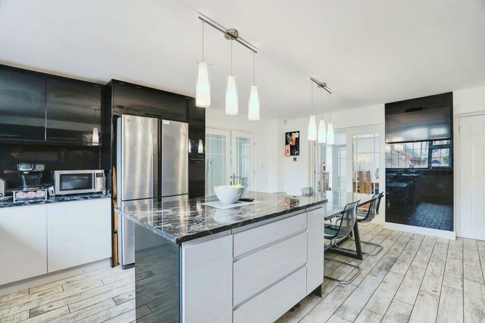 4 Bedroom House To Rent In Vaendre Lane, Old St. Mellons, Cardiff, CF3