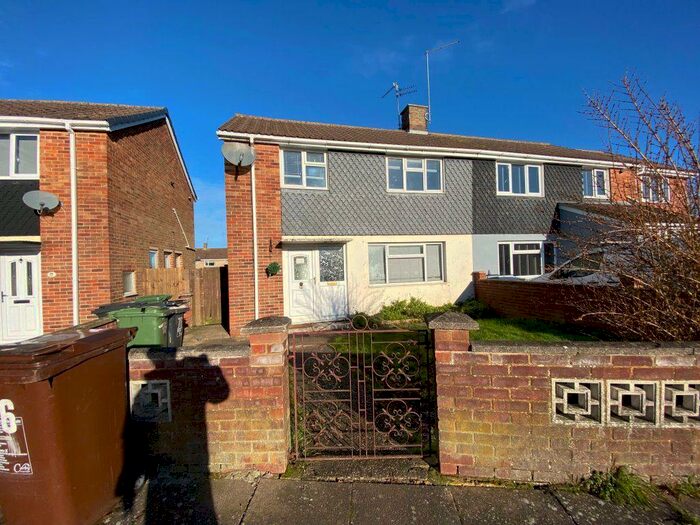 3 Bedroom Semi-Detached House To Rent In Eastbourne Avenue, Corby, NN18