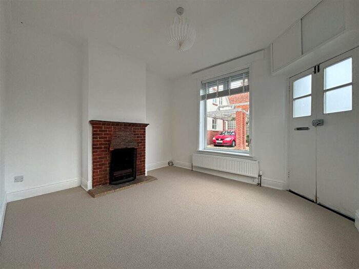 2 Bedroom End Of Terrace House To Rent In Tennyson Road, Yarmouth, PO41