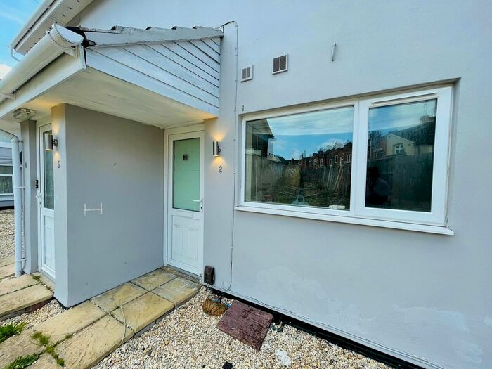 1 Bedroom Flat To Rent In Claude Dennis Court, Northampton, Northamptonshire, NN1