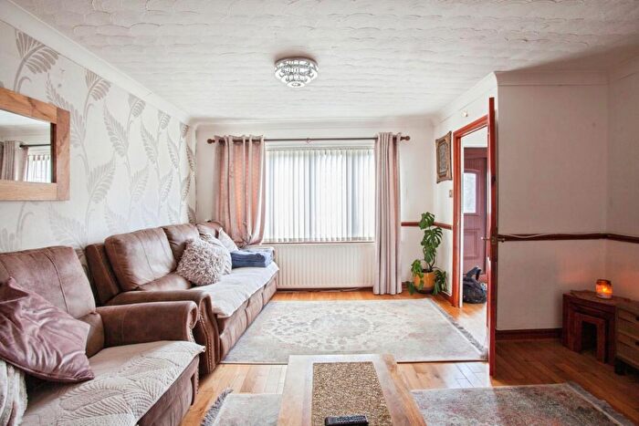 3 Bedroom Detached House For Sale In Taunton Avenue, Sheffield, South Yorkshire, S9