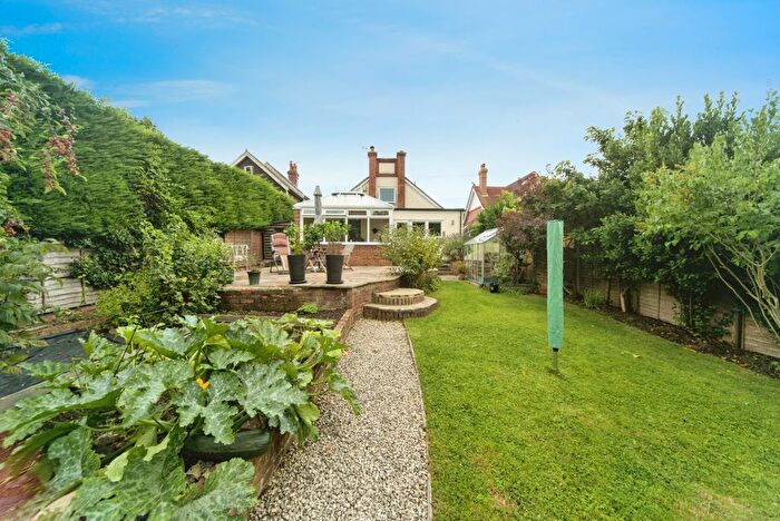 3 Bedroom Detached House For Sale In Ballsocks Lane, Vines Cross, Heathfield, East Sussex, TN21