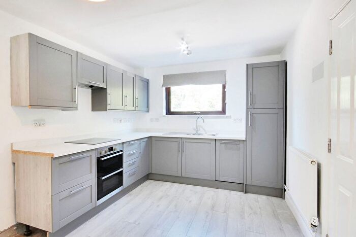 2 Bedroom Maisonette For Sale In Bazes Shaw, New Ash Green, DA3