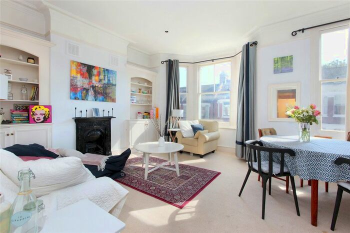 2 Bedroom Flat To Rent In Brayburne Avenue, Clapham, SW4