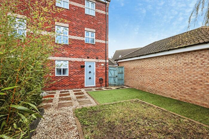 3 Bedroom Property For Sale In Buckingham Court, Harworth, Doncaster, DN11