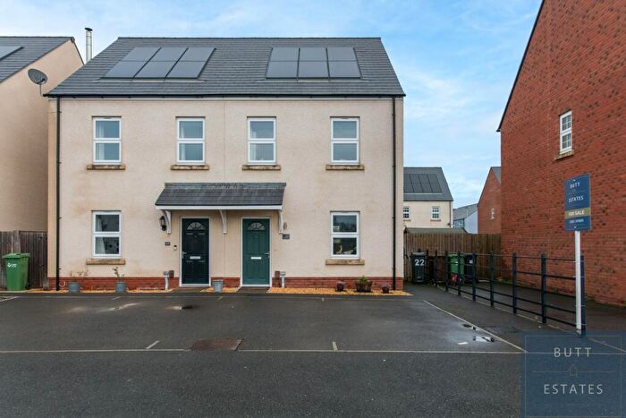 2 Bedroom Semi Detached House For Sale In Fish Street, Exeter, EX2