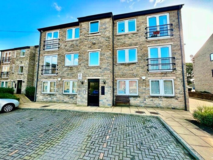 2 Bedroom Flat To Rent In Town Square, Kerry Garth, Horsforth, Leeds, LS18