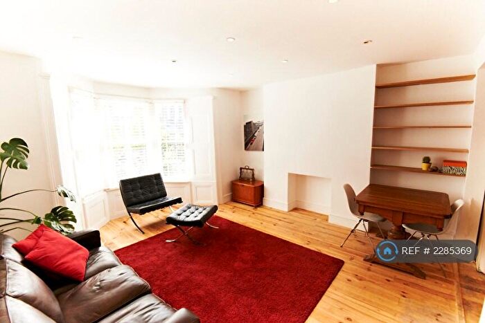2 Bedroom Flat To Rent In Dalston, London, E8
