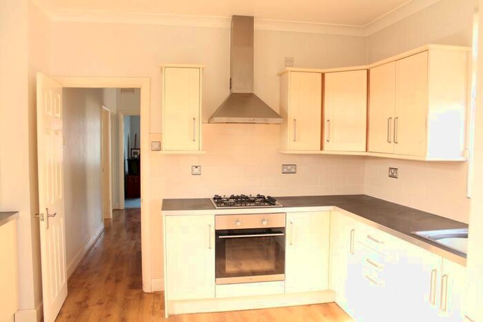 2 Bedroom Bungalow To Rent In Sunninghill Avenue, Hove, East Sussex, BN3