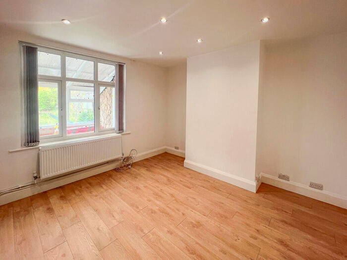 3 Bedroom SemiDetached House To Rent In Shaldon Drive, Littleover