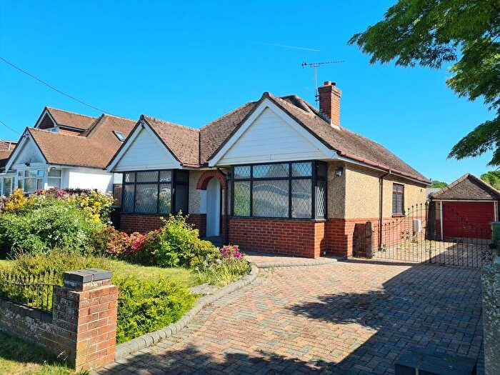 2 Bedroom Detached Bungalow For Sale In Upton Crescent, Nursling, SO16