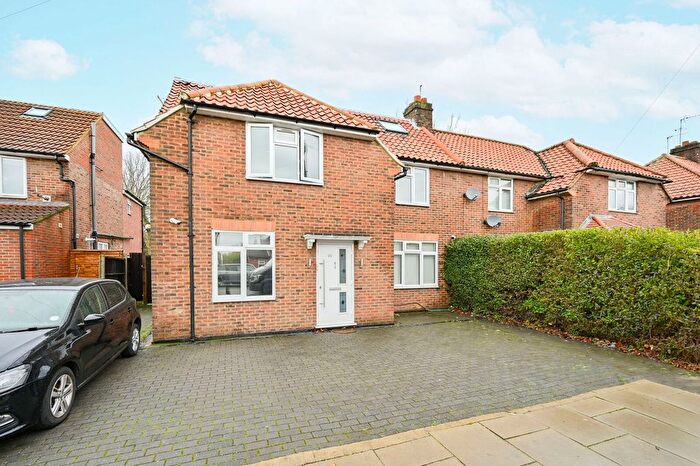 6 Bedroom Semi-Detached House For Sale In Saxon Drive, West Acton, London, W3