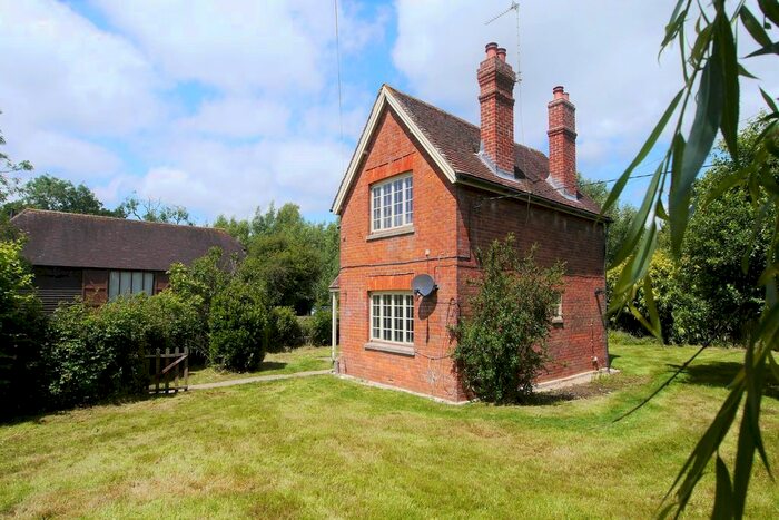 3 Bedroom Detached House To Rent In Okehurst Road, Billingshurst, RH14