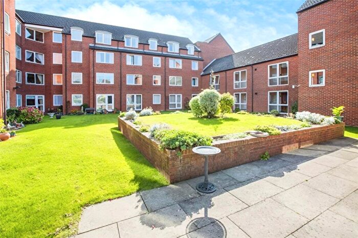 1 Bedroom Retirement Property For Sale In Hulbert Road, Waterlooville, Hampshire, PO7