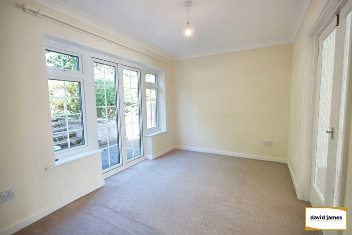 4 Bedroom Detached House For Sale In Tall Elms Close, Bromley, BR2