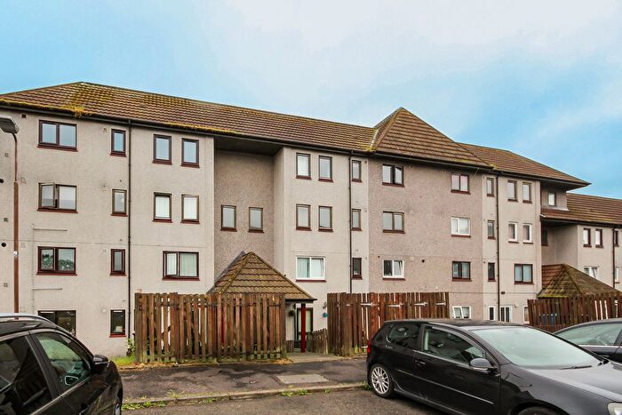 2 Bedroom Flat To Rent In Melbourne Street, Craigshill, Livingston, EH54