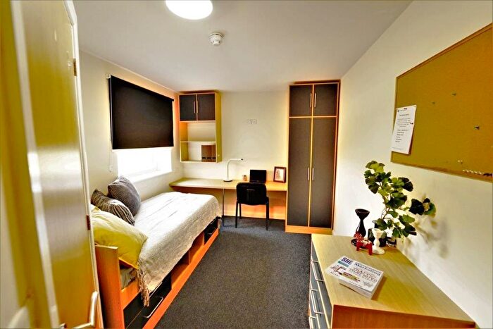 1 Bedroom Flat To Rent In Flewitt House, Beeston, NG9