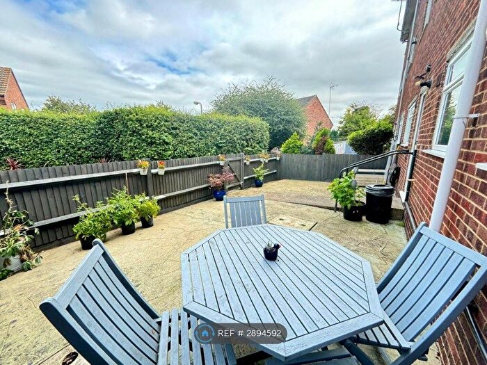 2 Bedroom Maisonette To Rent In Scott Avenue, Rainham, Gillingham, ME8