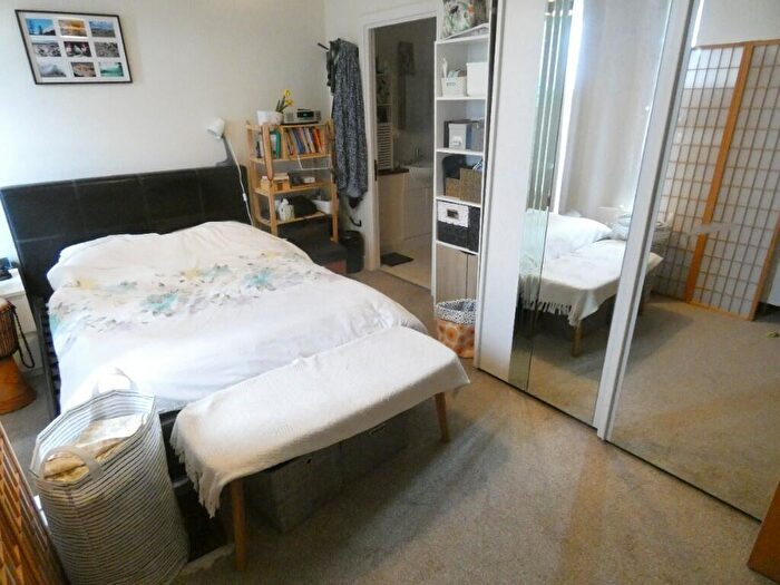 2 Bedroom Apartment To Rent In Tay Court, Meath Crescent, Bethnal Green, E2