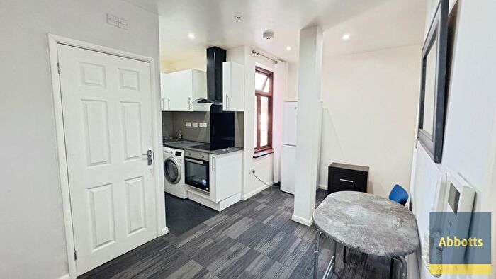 2 Bedroom Flat To Rent In Princes Street, Ipswich, IP1