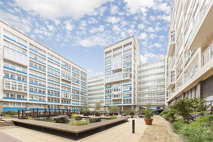 1 Bedroom Flat To Rent In Newington Causeway, Elephant Amp; Castle, SE1