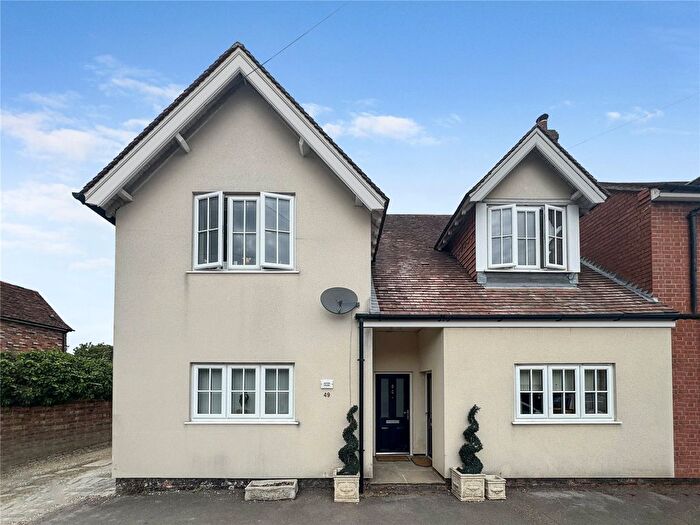 2 Bedroom Flat To Rent In Lower Road, Chinnor, Oxfordshire, OX39
