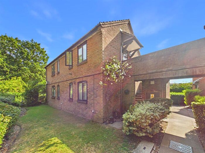 Studio For Sale In Abercorn Grove, Ruislip, HA4