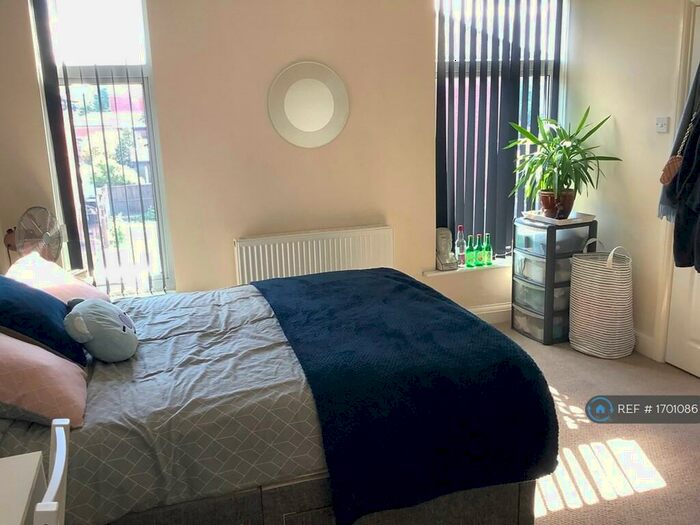 4 Bedroom Terraced House To Rent In City Road, Nottingham, NG9