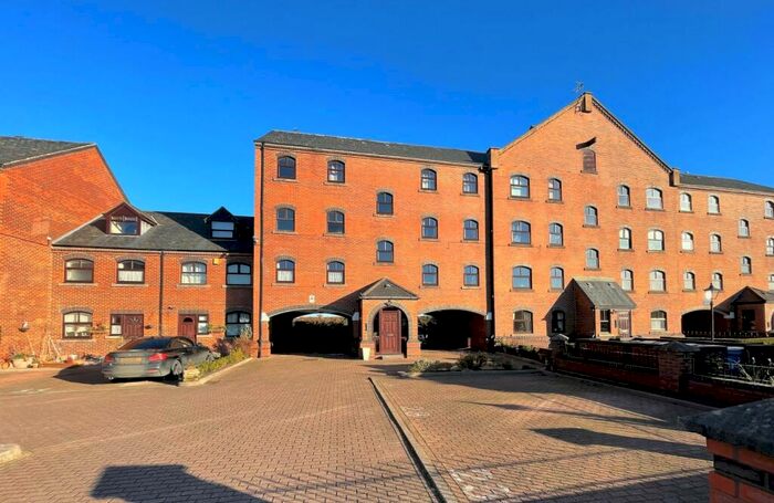 2 Bedroom Apartment To Rent In Telfords Quay, South Pier Road, Ellesmere Port, Cheshire, CH65