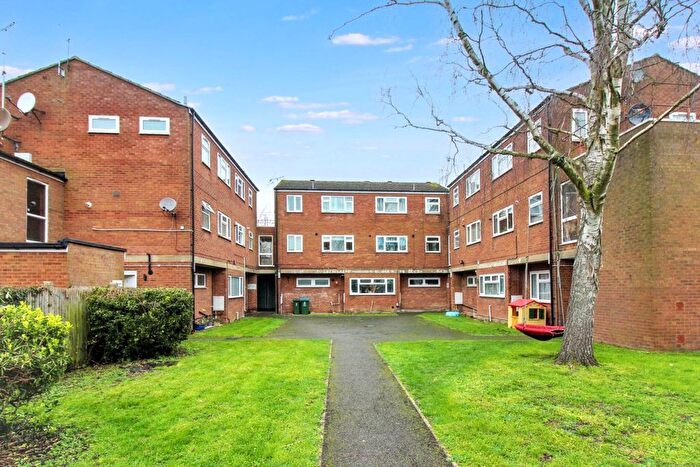 2 Bedroom Flat For Sale In Lavric Road, Aylesbury, HP21