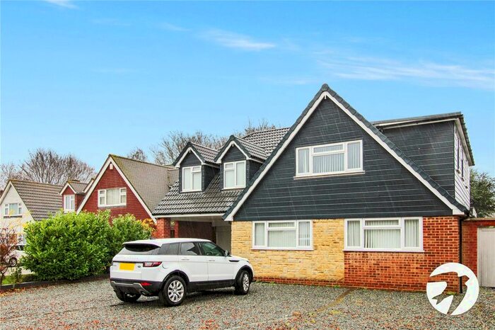 6 Bedroom Detached House To Rent In Carmelite Way, Hartley, Longfield, Kent, DA3