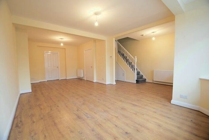 3 Bedroom Terraced House To Rent In Eastern Avenue, Ilford, IG2