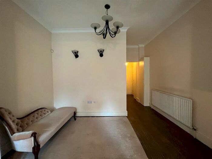 1 Bedroom Flat To Rent In Kildowan Road, Goodmayes, IG3