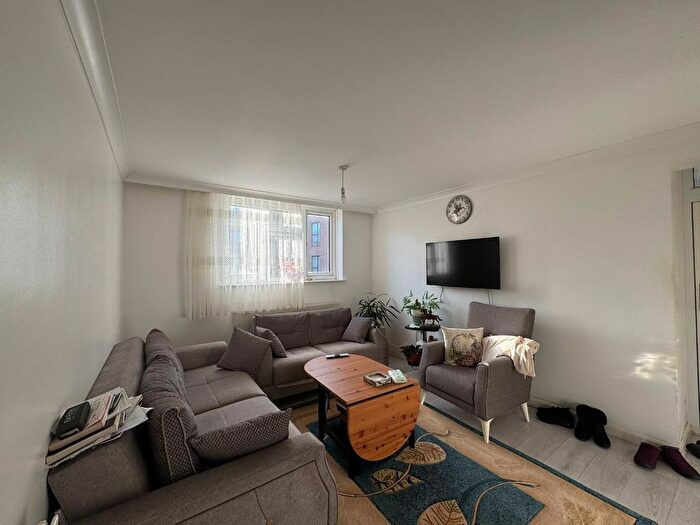 2 Bedroom Flat To Rent In Essex Close, London, E17