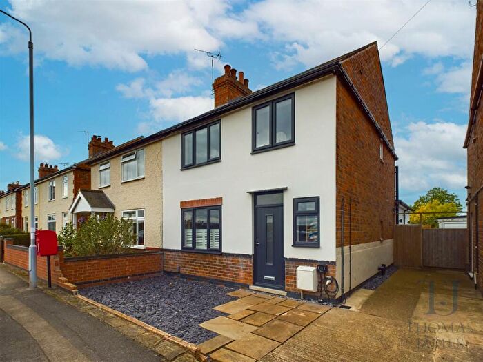 3 Bedroom Semi-Detached House For Sale In Leake Road, Gotham, Nottingham, NG11