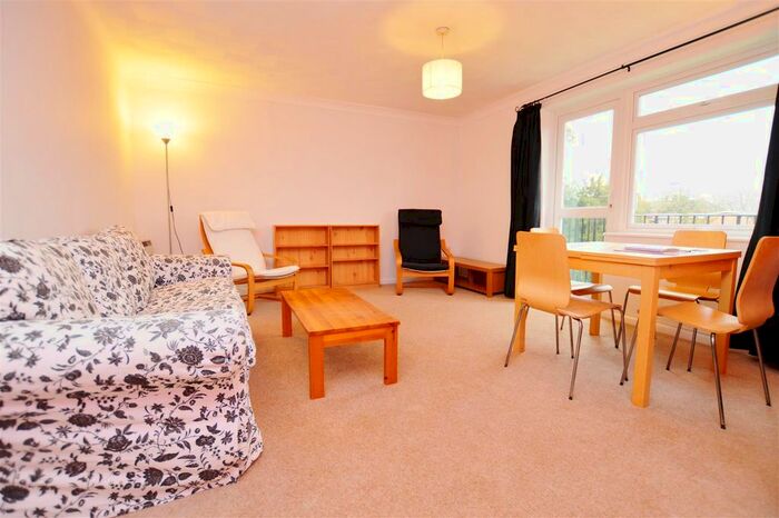 2 Bedroom Flat To Rent In Bath Road, Reading, RG1