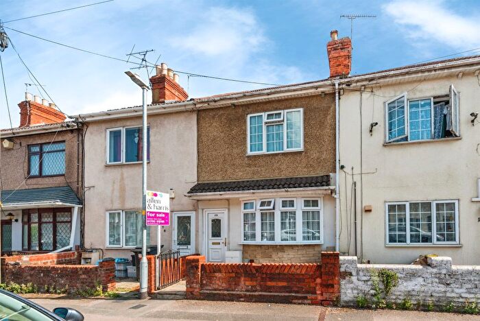 3 Bedroom Terraced House For Sale In Beatrice Street, Swindon, SN2