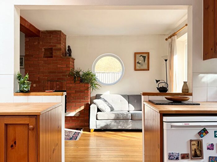 3 Bedroom End Terrace House For Sale In Granville Road, Northchurch, Berkhamsted, HP4