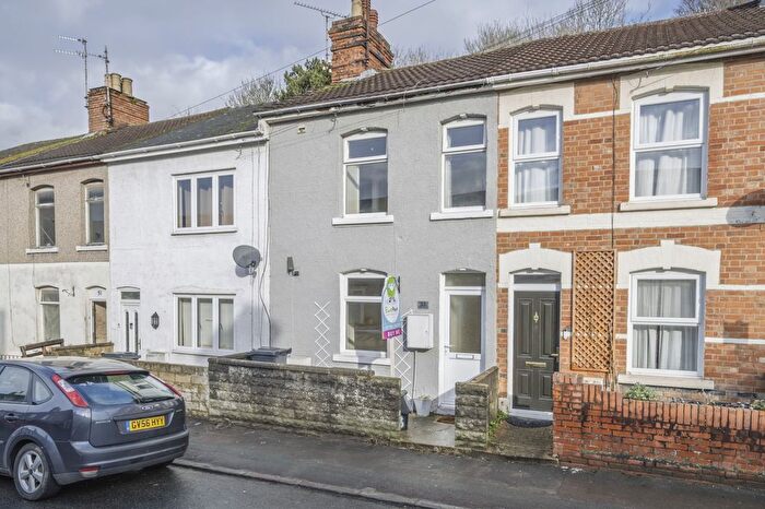 3 Bedroom Terraced House For Sale In Clifton Street, Old Town, Swindon, SN1