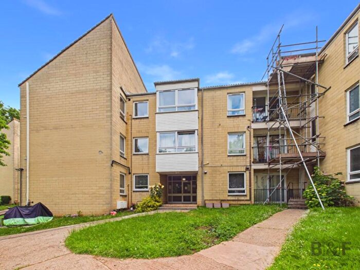 2 Bedroom Flat For Sale In Overnhill Road, Downend, BS16