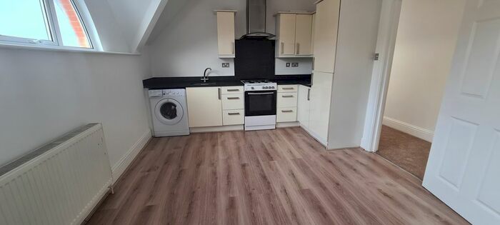 1 Bedroom Flat To Rent In Wellington Road, Wanstead E11