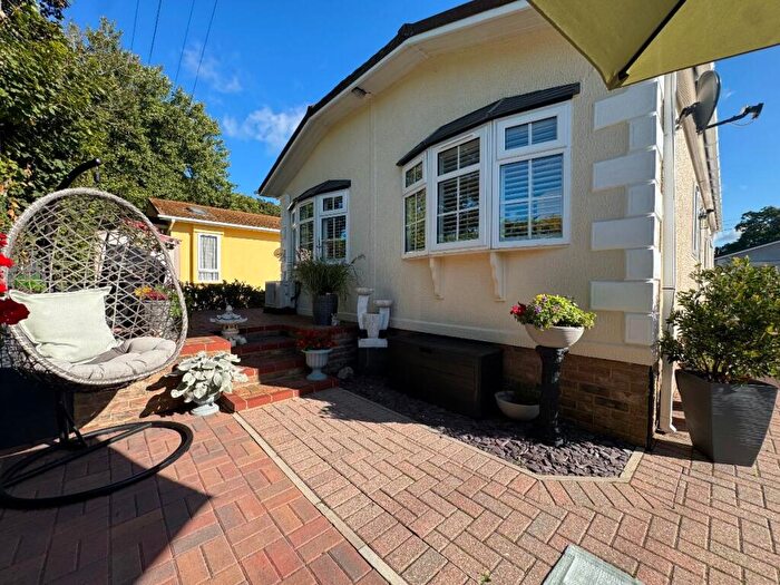 2 Bedroom Bungalow For Sale In Millers Way, Pilgrims Retreat, Maidstone, ME17